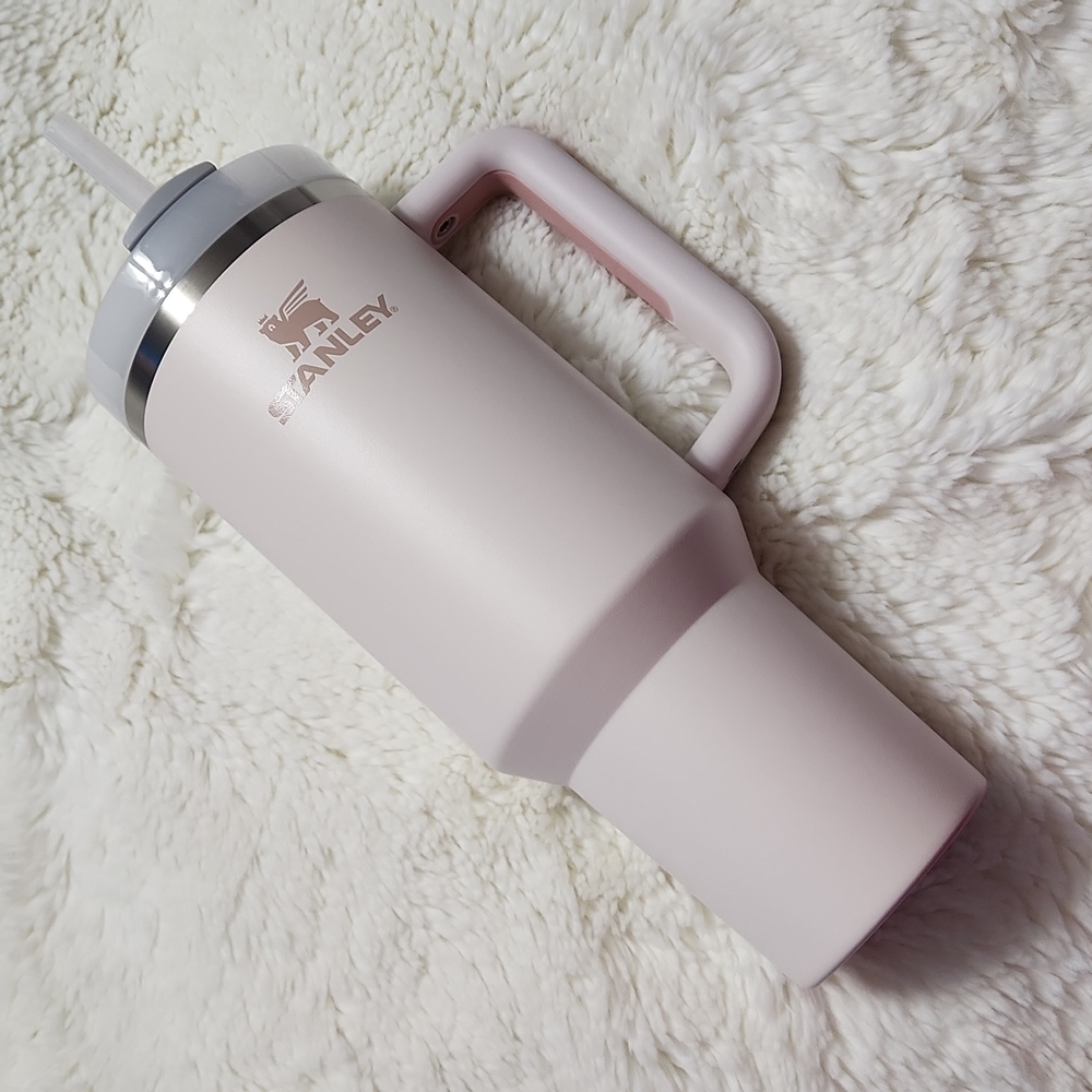 THE QUENCHER H2.0 FLOWSTATE™ TUMBLER | 40 OZ